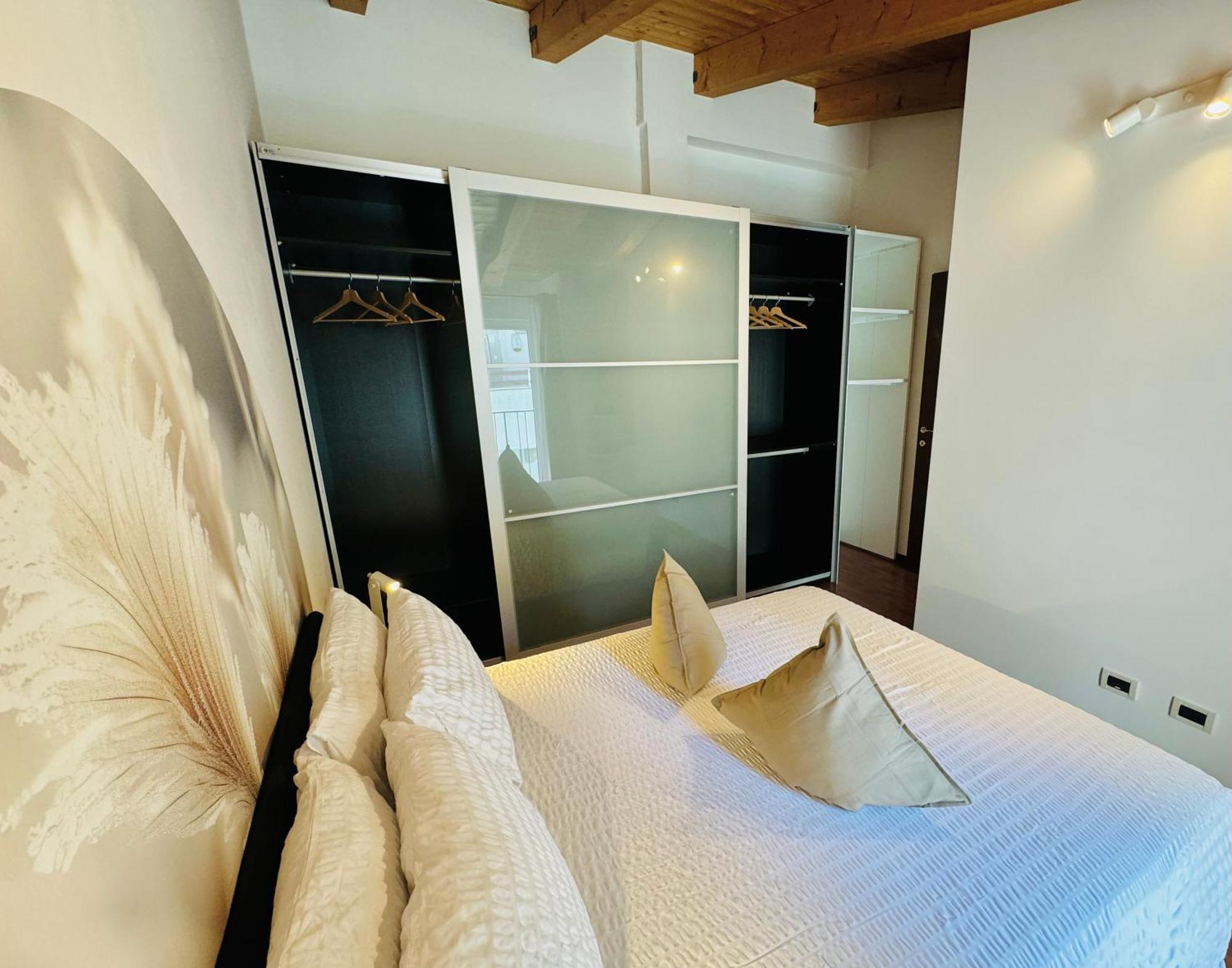 Crops City Stay Apartment 14 Трієст Екстер'єр фото