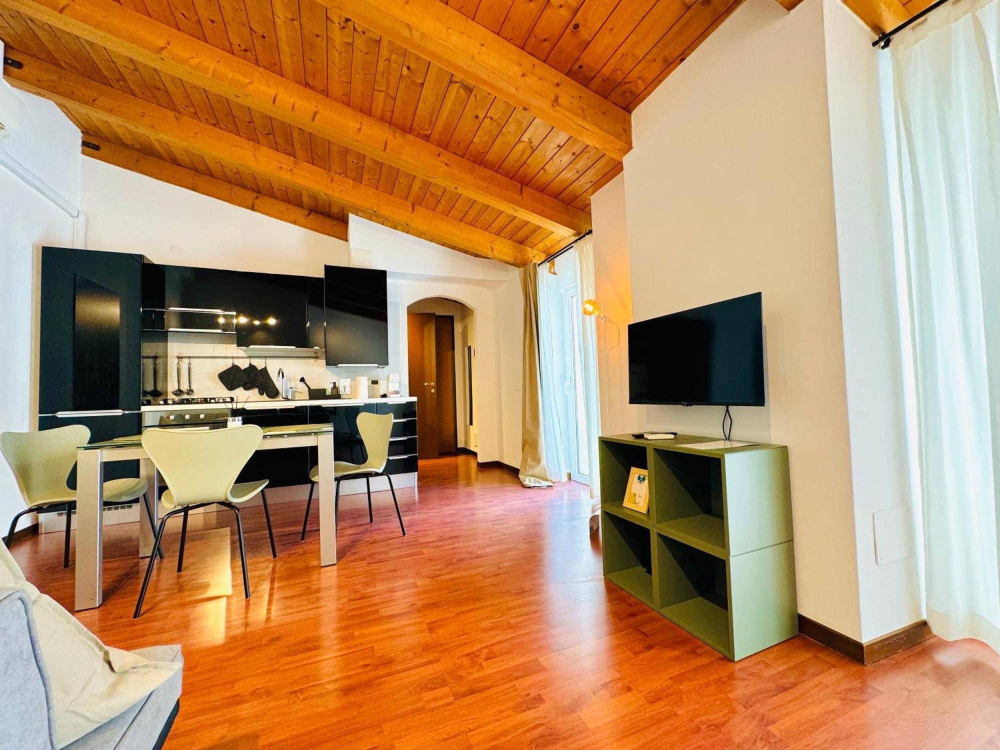 Crops City Stay Apartment 14 Трієст Екстер'єр фото